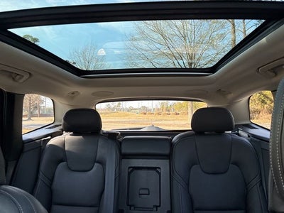 2022 Volvo XC60 B6 Inscription