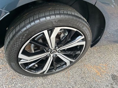 2023 Volvo XC60 B6 Ultimate Dark Theme