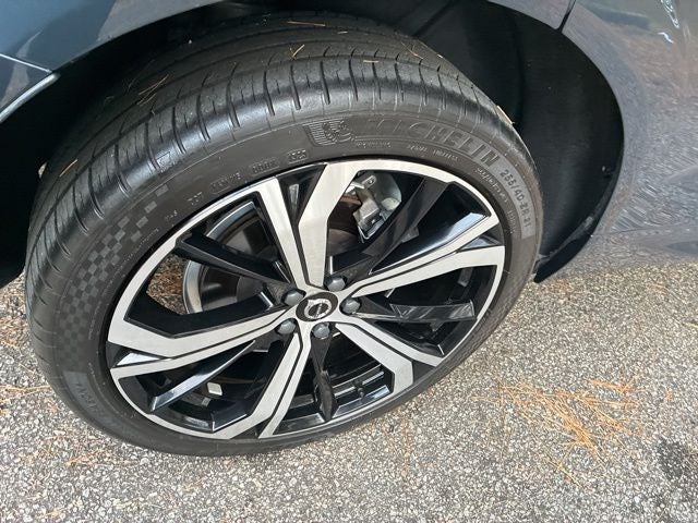 2023 Volvo XC60 B6 Ultimate Dark Theme