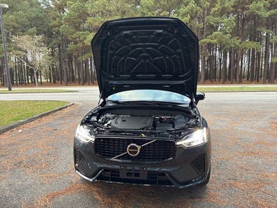 2023 Volvo XC60 B6 Ultimate Dark Theme