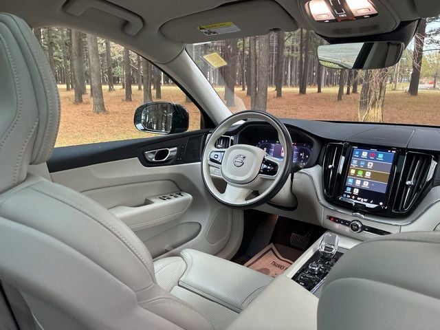 2023 Volvo XC60 B6 Ultimate Dark Theme