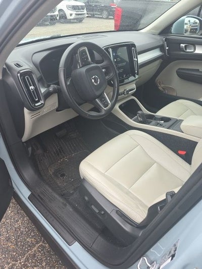 2019 Volvo XC40 Momentum