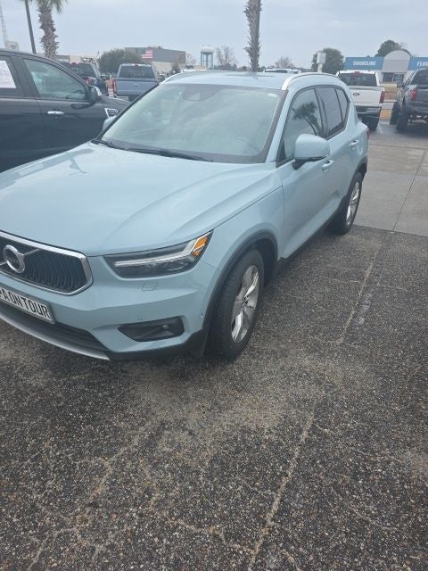 2019 Volvo XC40 Momentum