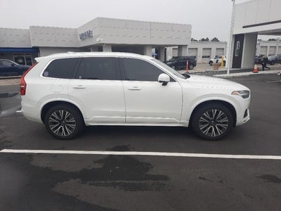 2022 Volvo XC90 T6 Momentum