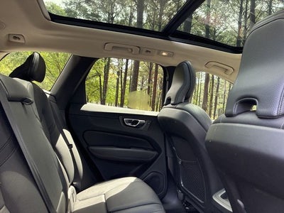 2023 Volvo XC60 B5 Plus Dark Theme