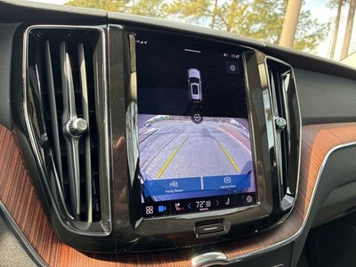 2023 Volvo XC60 B5 Plus Dark Theme