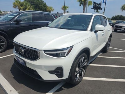 2023 Volvo XC40 B5 Plus Bright Theme