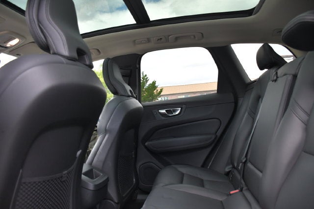 2025 Volvo XC60 B5 Core