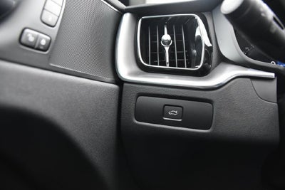 2025 Volvo XC60 B5 Core